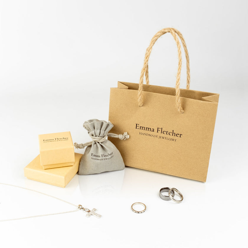 Stylish eco-friendly paper gift bags for sustainable gifting