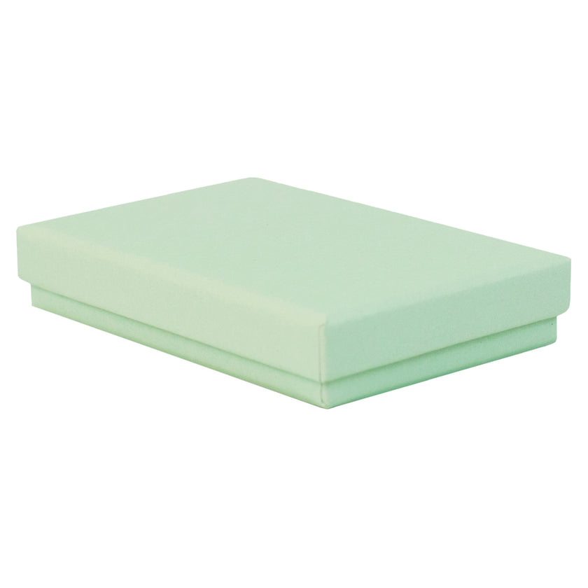 Green rectangle recyclable eco kraft box with closed lid.