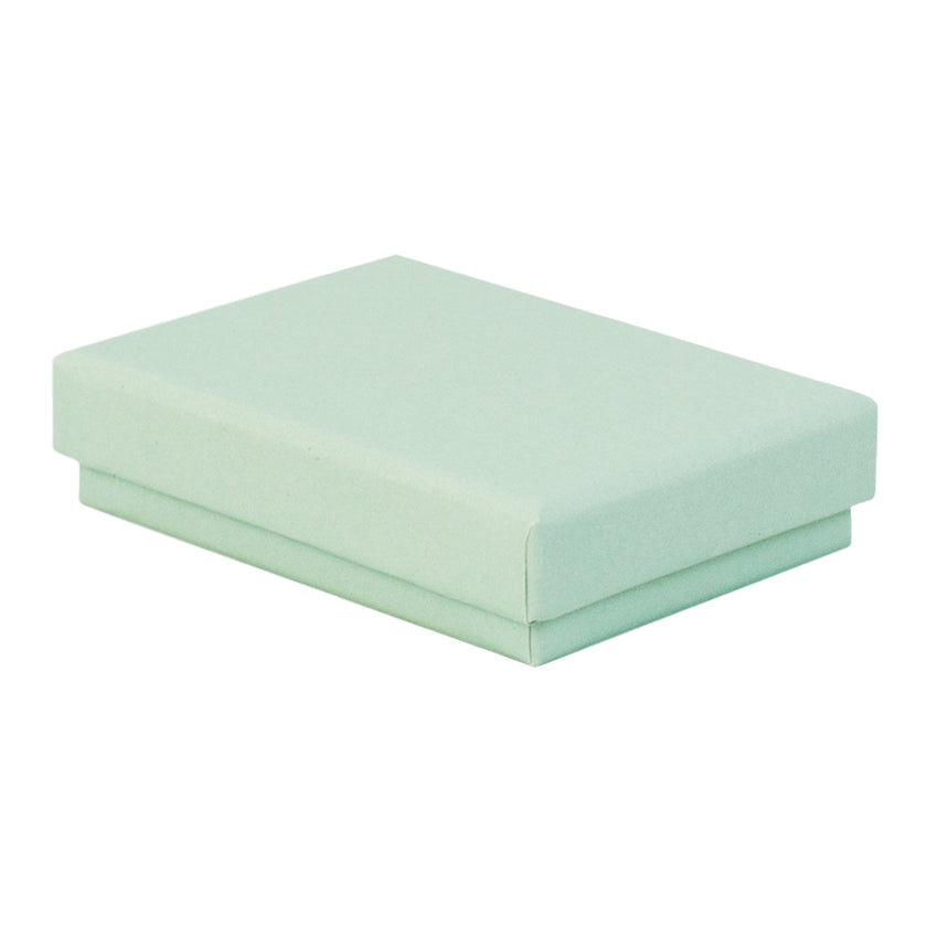 Green rectangle recyclable eco kraft box with closed lid.